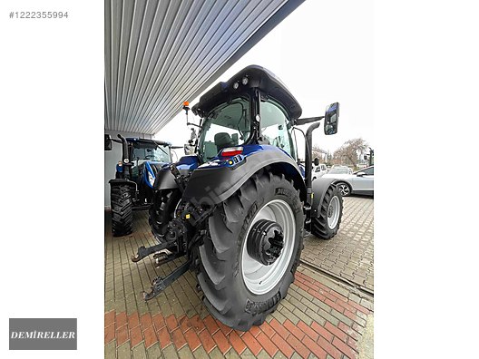 Machinery / Agricultural Machines / Tractors / New Holland / T5.140