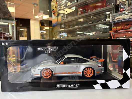 Minichamps Diecast Model 1:18 Porsche Araba - 1328357544