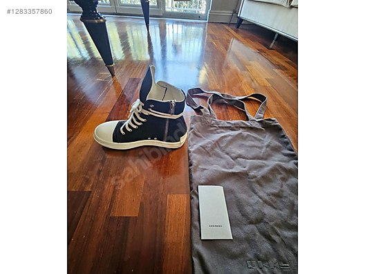 Used & Brand New Items / Clothing & Accessories / Men / Shoes / Casual Shoes