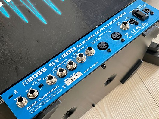 Boss SY-300 Synth Processor Guitar Synthesizer - Prosesör ve Diğer