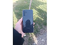 ekranda hafif bir beyazlık var ama belli olmuyor