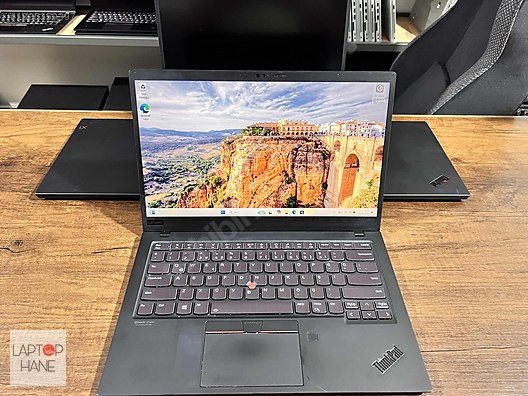 Lenovo / Lenovo ThinkPad X1 Carbon Gen 7 | i7 -8665U-16GB RAM