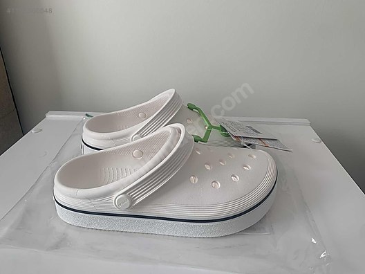 Crocs off white online