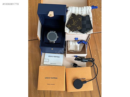Sold at Auction: Louis Vuitton Paris Tambour SmartWatch QA 004Z