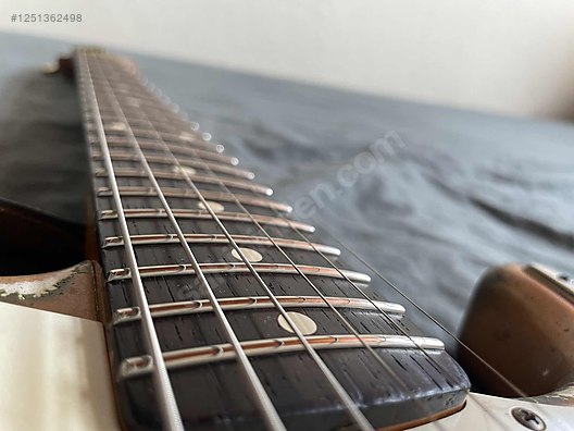 İkinci El ve Sıfır Alışveriş / Müzik / Müzik Aletleri / Telli Çalgılar / Gitar / Elektro