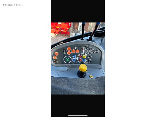 Machinery / Agricultural Machines / Tractors / New Holland / T5.140