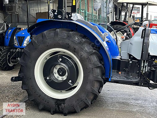 Machinery / Agricultural Machines / Tractors / New Holland / TT60 Classic