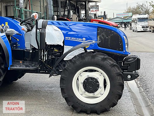 Machinery / Agricultural Machines / Tractors / New Holland / TT60 Classic