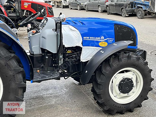 Machinery / Agricultural Machines / Tractors / New Holland / TT60 Classic