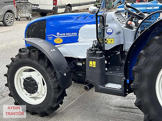 Machinery / Agricultural Machines / Tractors / New Holland / TT60 Classic