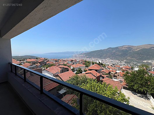 GEMLİK UMURBEY KÖYÜNDE DENİZ MANZARALI DUBLEKS 4+1 DAİRE