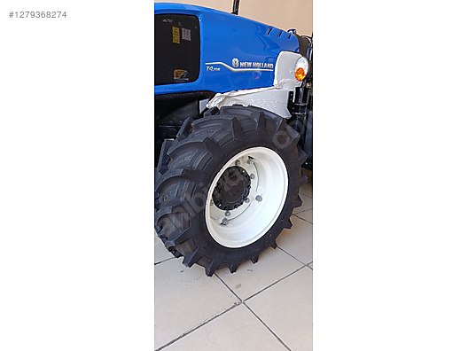 Machinery / Agricultural Machines / Tractors / New Holland / T4.70B