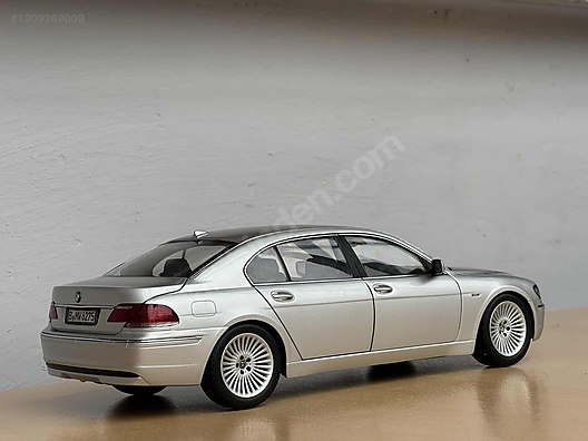Kyosho Diecast Model 1:18 BMW Araba - 1309369009