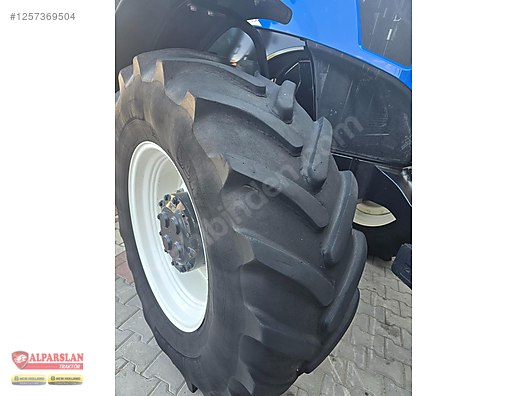 Machinery / Agricultural Machines / Tractors / New Holland / T7070