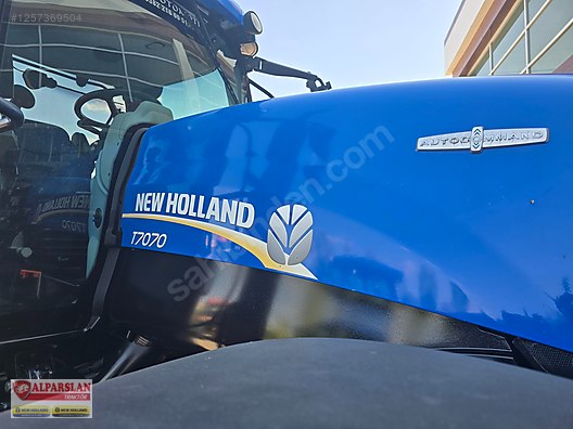 Machinery / Agricultural Machines / Tractors / New Holland / T7070