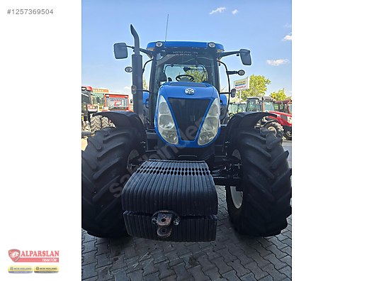 Machinery / Agricultural Machines / Tractors / New Holland / T7070