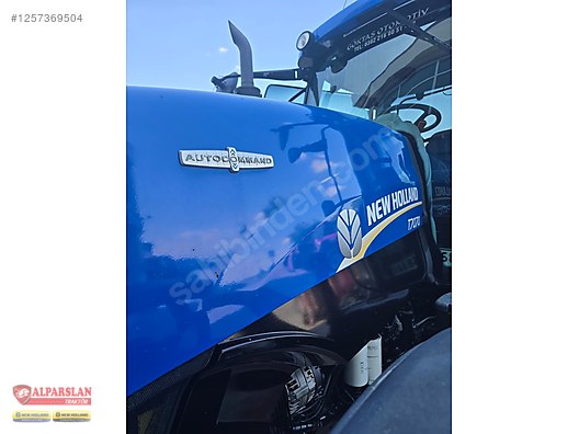 Machinery / Agricultural Machines / Tractors / New Holland / T7070