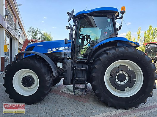 Machinery / Agricultural Machines / Tractors / New Holland / T7070
