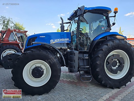 Machinery / Agricultural Machines / Tractors / New Holland / T7070