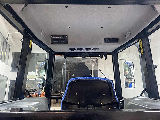 Machinery / Agricultural Machines / Tractors / New Holland / 75-56s