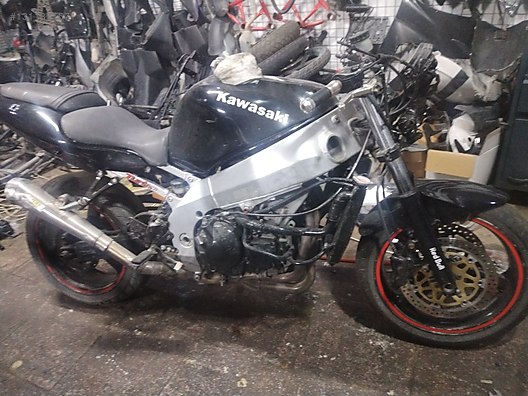 Motor / Kawasaki zx9r komple kelle motor test edilip werilecek