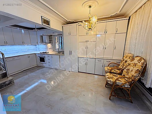 MERKEZDE KENT MEYDANI YANINDA 5+1 TRİPLEX BAHÇELİ VİLLA #1282371600