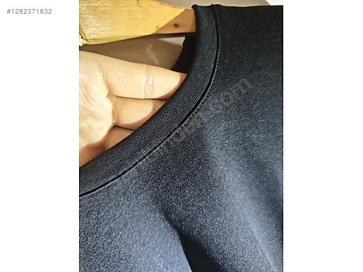 Used & Brand New Items / Clothing & Accessories / Unisex / Clothing / T-Shirt