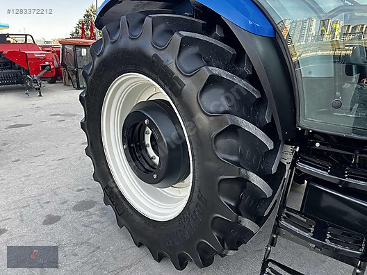 Machinery / Agricultural Machines / Tractors / New Holland / TR6.120