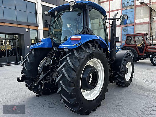 Machinery / Agricultural Machines / Tractors / New Holland / TR6.120