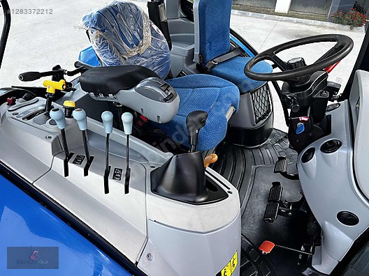 Machinery / Agricultural Machines / Tractors / New Holland / TR6.120