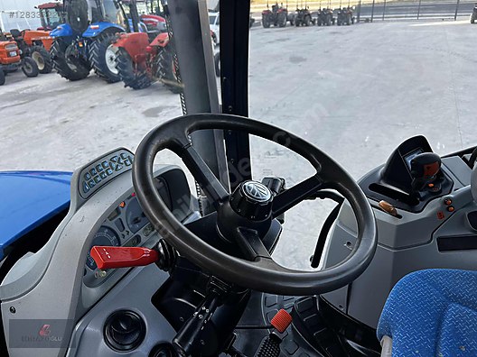 Machinery / Agricultural Machines / Tractors / New Holland / TR6.120