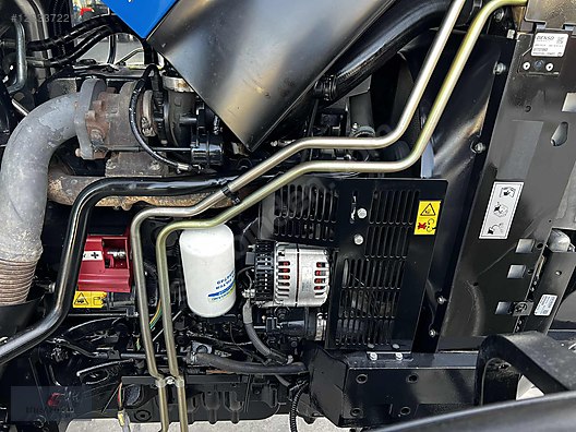 Machinery / Agricultural Machines / Tractors / New Holland / TR6.120