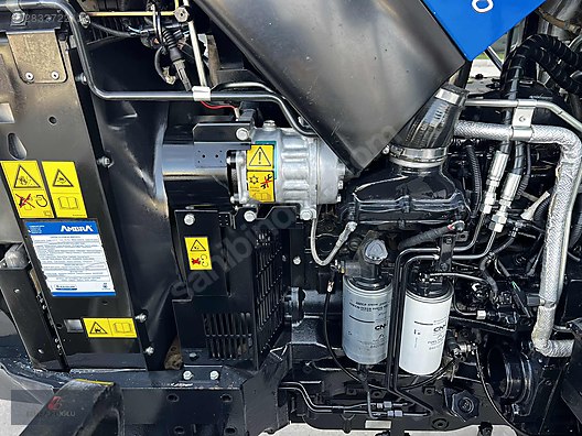 Machinery / Agricultural Machines / Tractors / New Holland / TR6.120