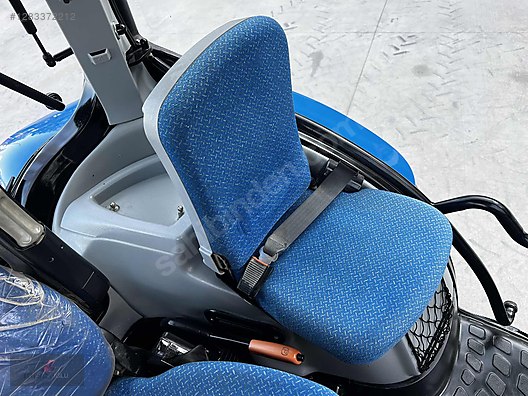 Machinery / Agricultural Machines / Tractors / New Holland / TR6.120