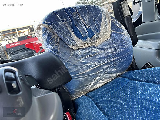 Machinery / Agricultural Machines / Tractors / New Holland / TR6.120