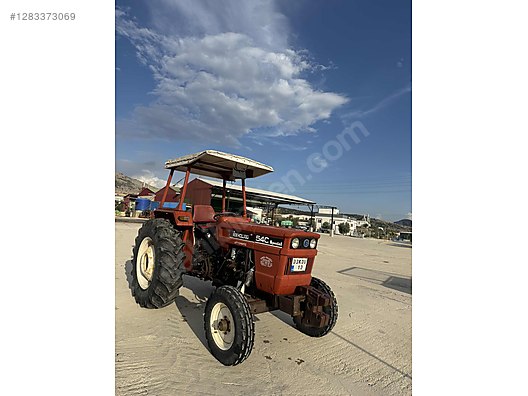 Machinery / Agricultural Machines / Tractors / New Holland / 54C