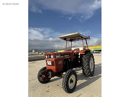 Machinery / Agricultural Machines / Tractors / New Holland / 54C