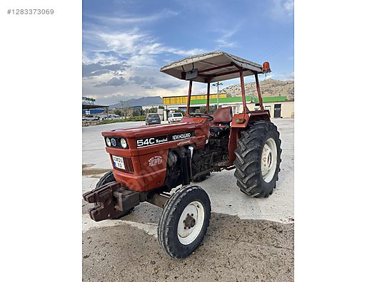 Machinery / Agricultural Machines / Tractors / New Holland / 54C