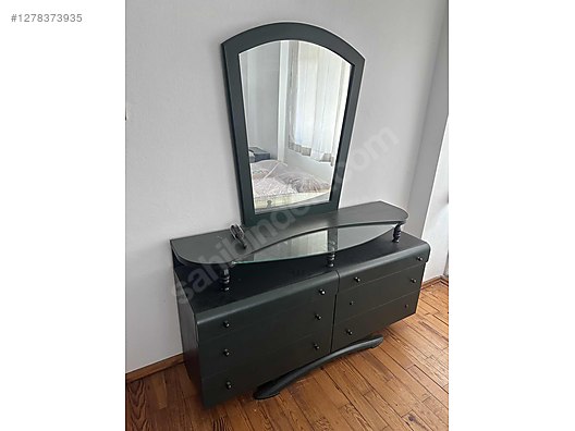 Used & Brand New Items / Home Decor / Furniture / Bedroom / Bedroom Furniture Set