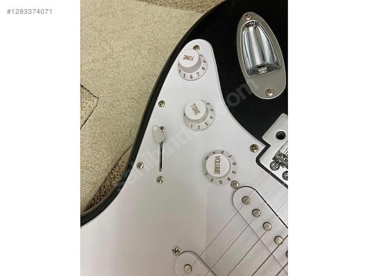 Squier Elektro Gitar