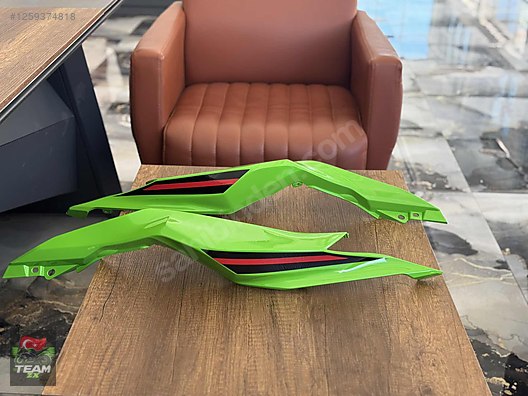 Grenaj / KAWASAKİ ZX4-RR ZX4RR ZX-4RR ARKA KUYRUK STİCKER ÜZERİNDE