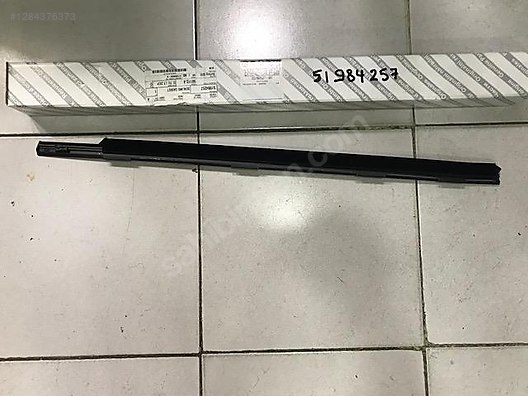 Cars & SUVs / Hatches & Bodywork / 51984257 PANDA ARKA KAPI CAM