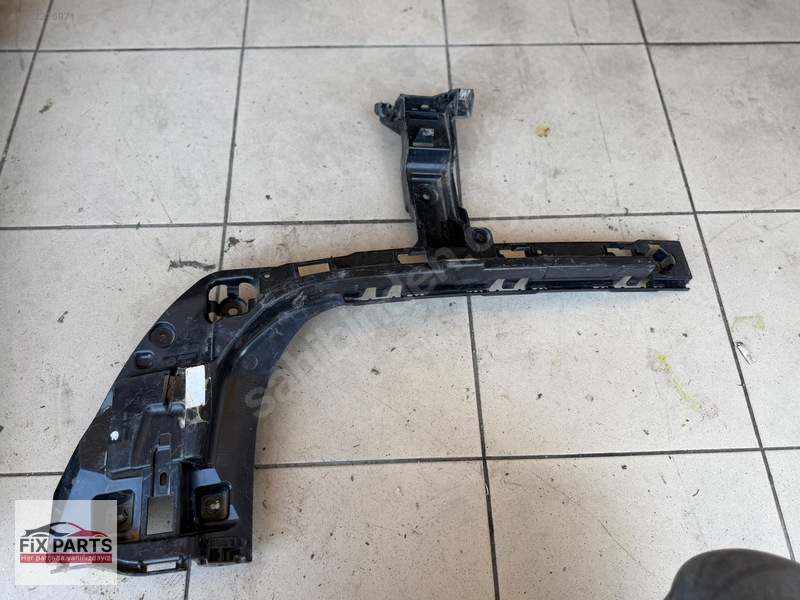 BMW X1 Tampon Braketi (Arka)
