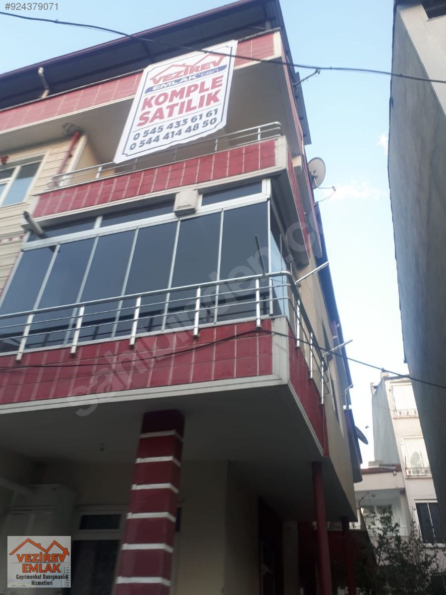 VEZİREV EMLAK�TAN CUMHURİYET MAH. 3 KATLI KOMPLE SATILIK BİNA Satılık