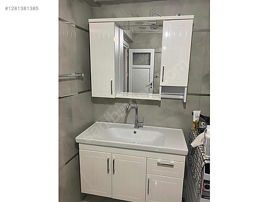 İkinci El ve Sıfır Alışveriş / Bahçe & Yapı Market / Yapı Malzemeleri / Banyo & Mutfak / Banyo Dolabı