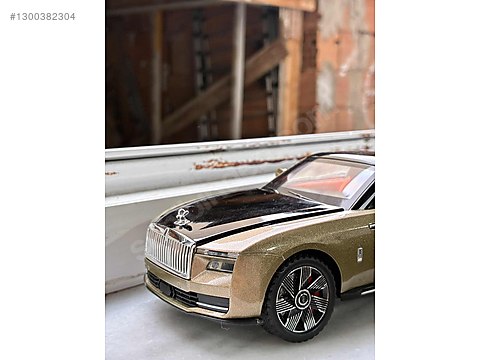 Hobbiez World Diecast Model 1:24 Rolls-Royce Araba - 1300382304