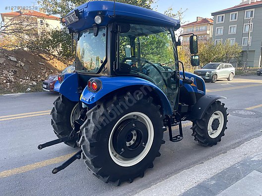 Machinery / Agricultural Machines / Tractors / New Holland / T4.50S