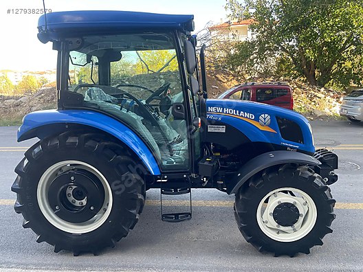 Machinery / Agricultural Machines / Tractors / New Holland / T4.50S