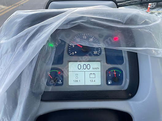 Machinery / Agricultural Machines / Tractors / New Holland / T4.50S