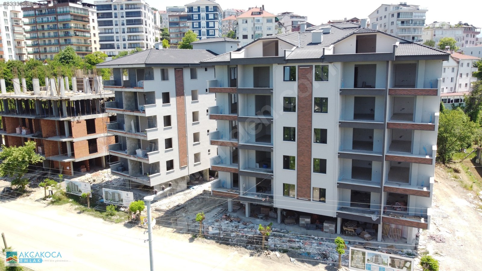 AKÇAKOCA EMLAKKALE EVLERİ HAVUZLU SİTEDE SATILIK 2+1 DAİRE Satılık